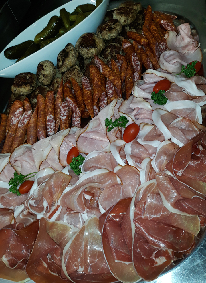 Gemischte Wurst- Und Schinken-Platte
